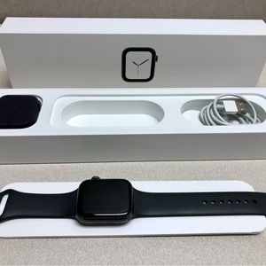 Apple Watch Series 4 44mm Space Gray Aluminum Case w/ Black Sport Band